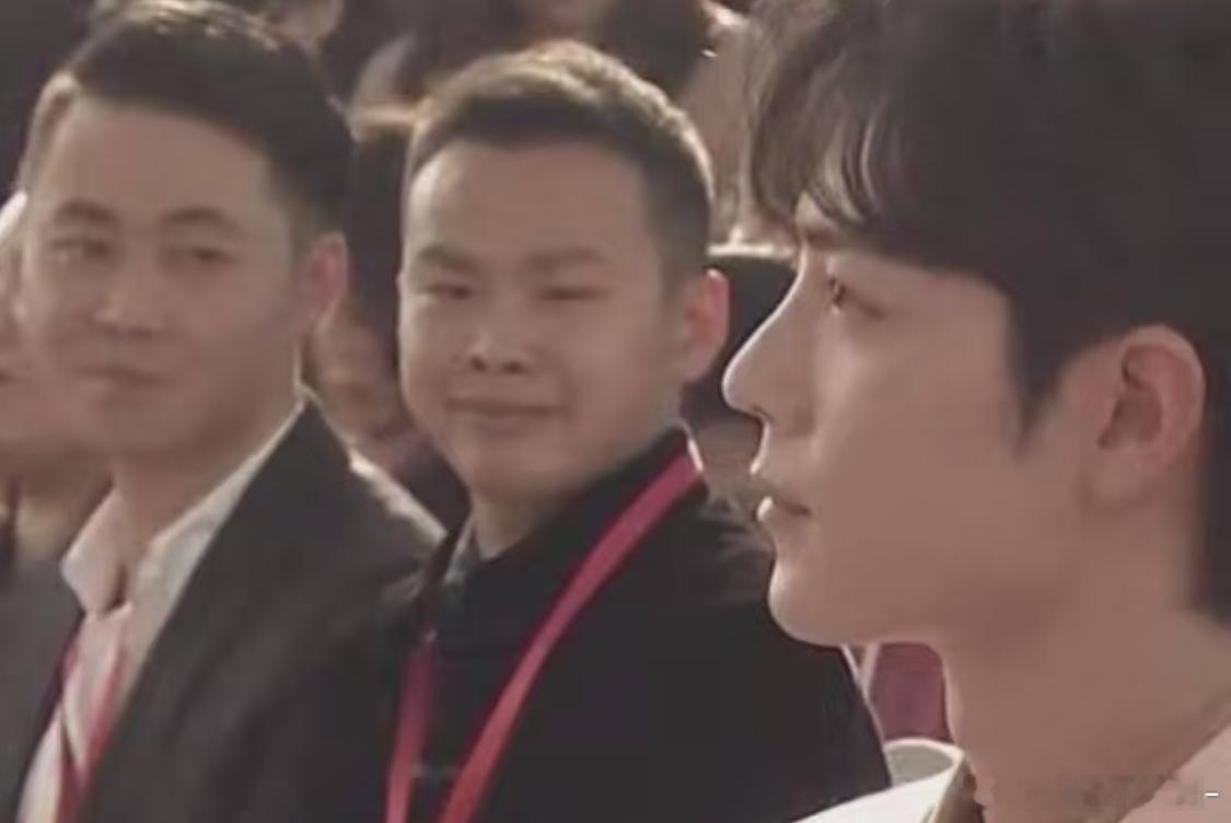 我什么时候才能看到这张图不笑肖战你长这样啥意思！​​​