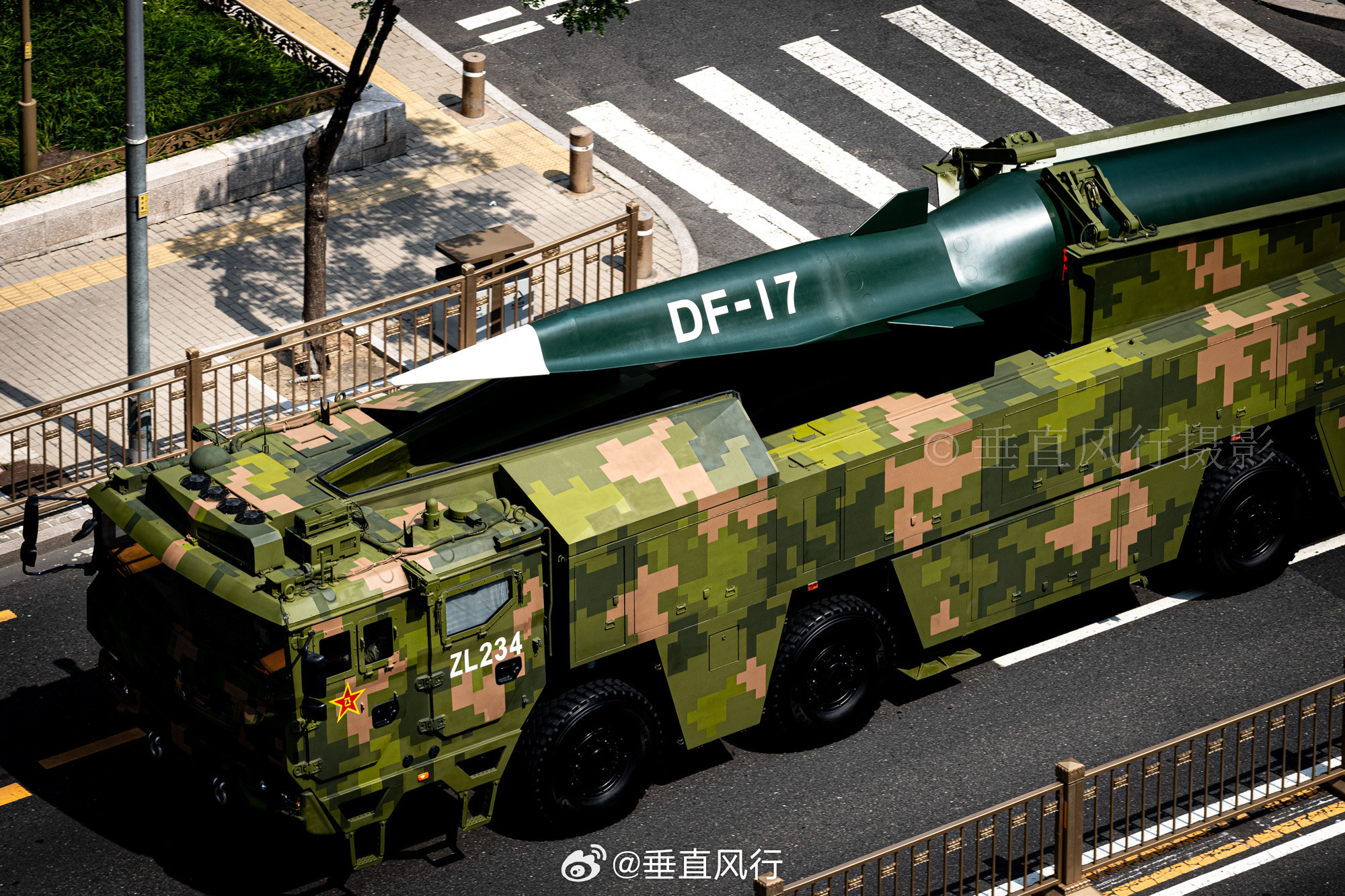 DF-17和YJ-17的乘波体弹头细节对比[并不简单]YJ-17的弹头和弹体细