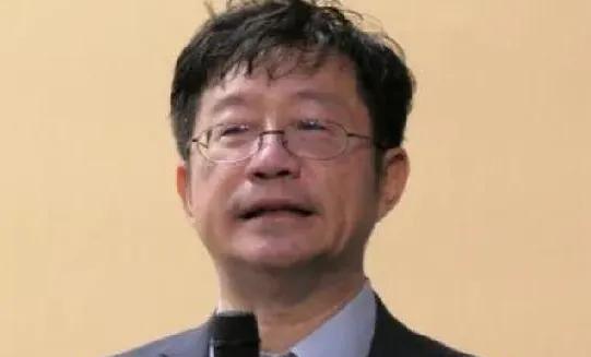 8月3日，《联合报》发文:“白宫公布对台20%关税后，中华经济研究院院长连贤明认