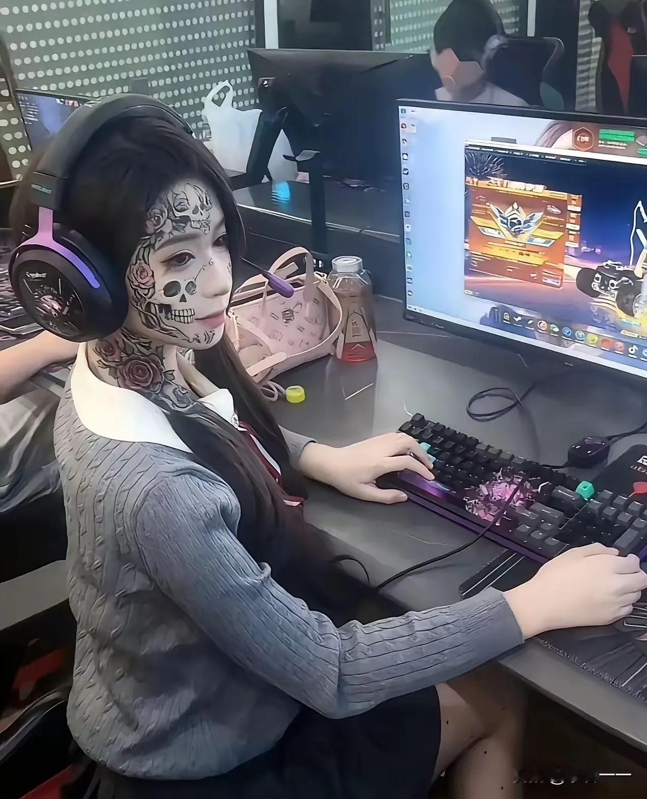 我敢肯定，要不了几年，这个女孩肯定就会后悔！见过在前胸、后背、手腕和脚腕上纹