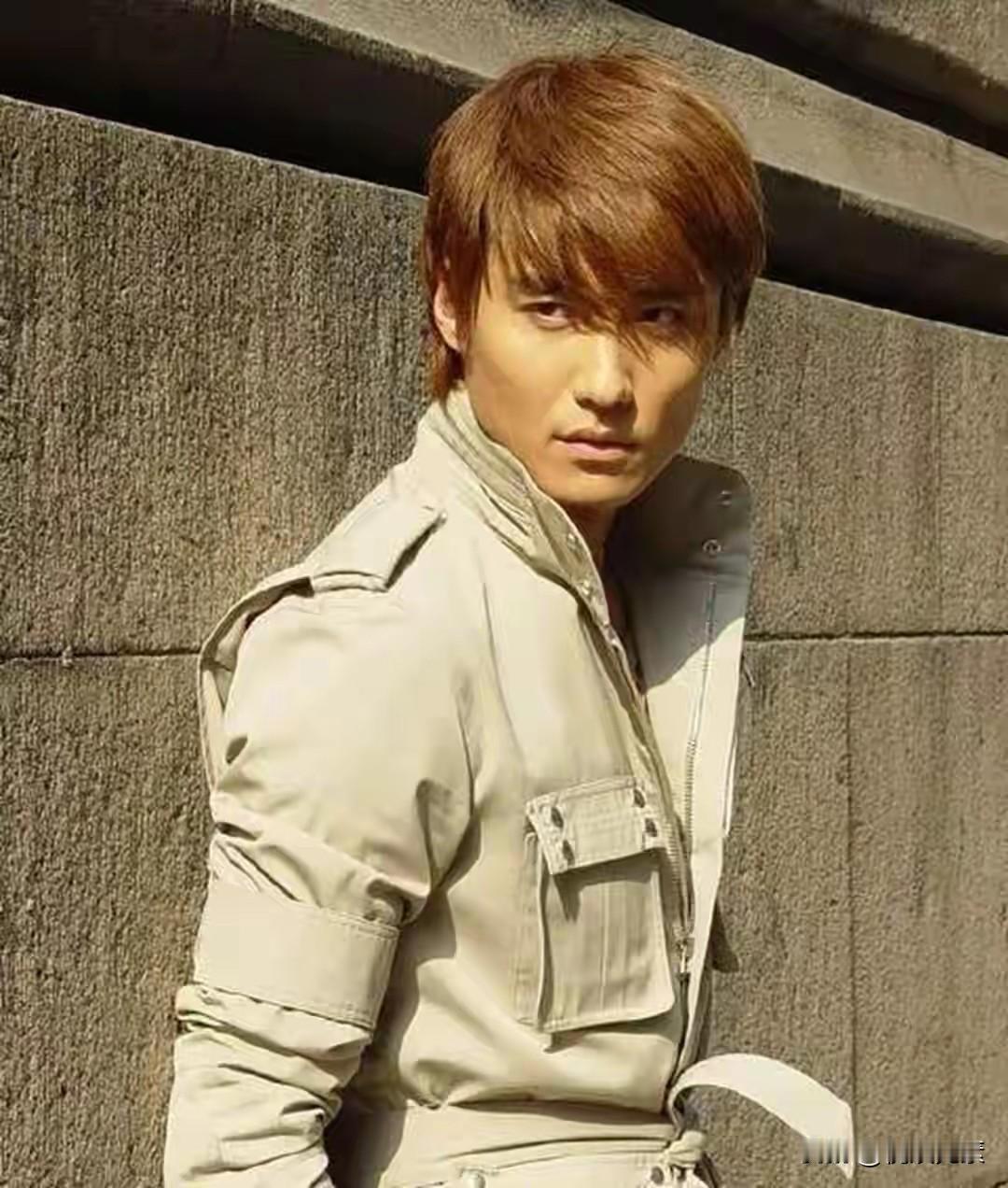 上世纪八九十年代港台剧打天下。“无线五虎”，“四大天王”个个名声如雷贯耳。其实