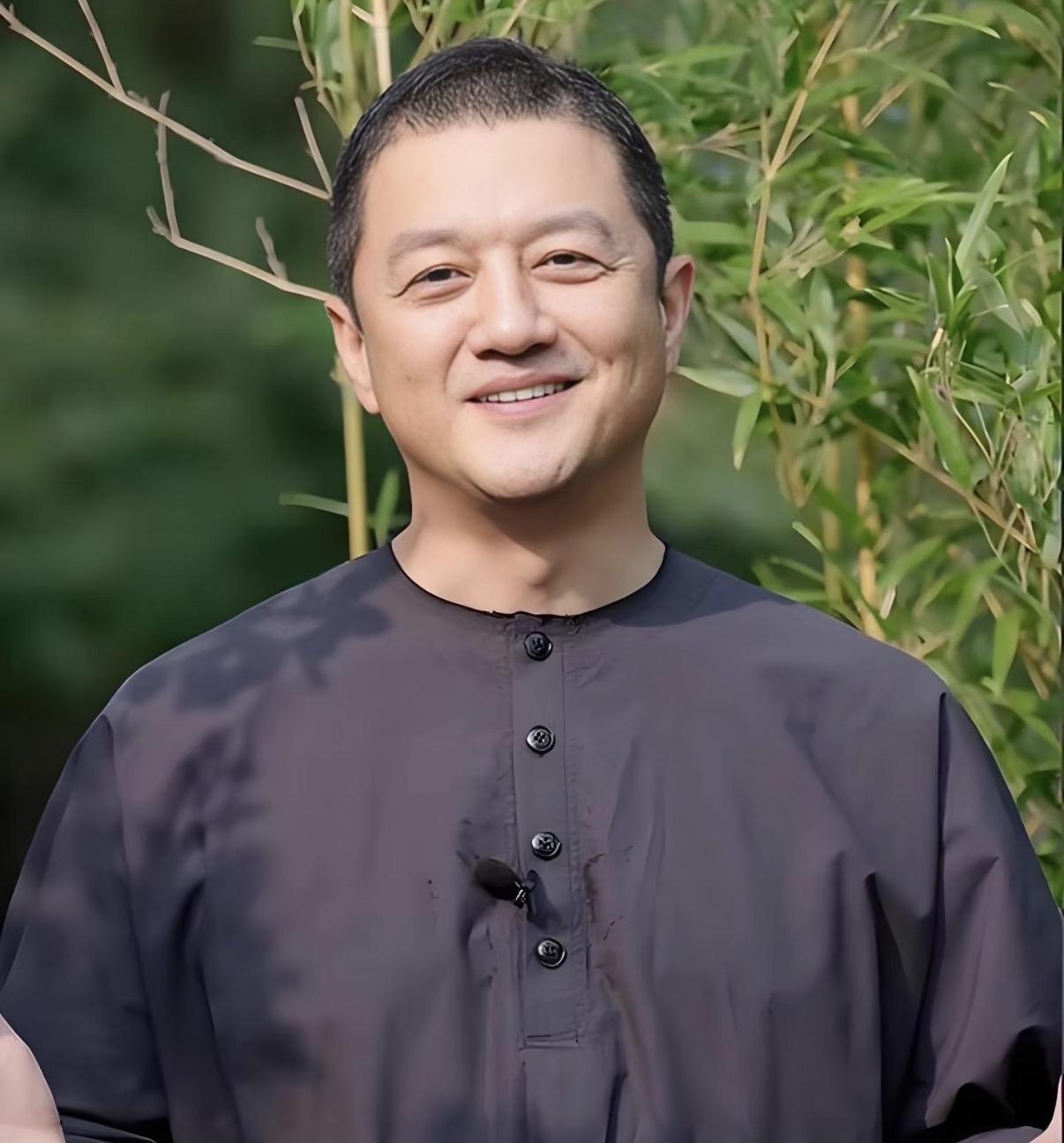 李亚鹏有那么多人帮助他，我不羡慕，李亚鹏一场直播能卖几个亿，我也不羡慕，