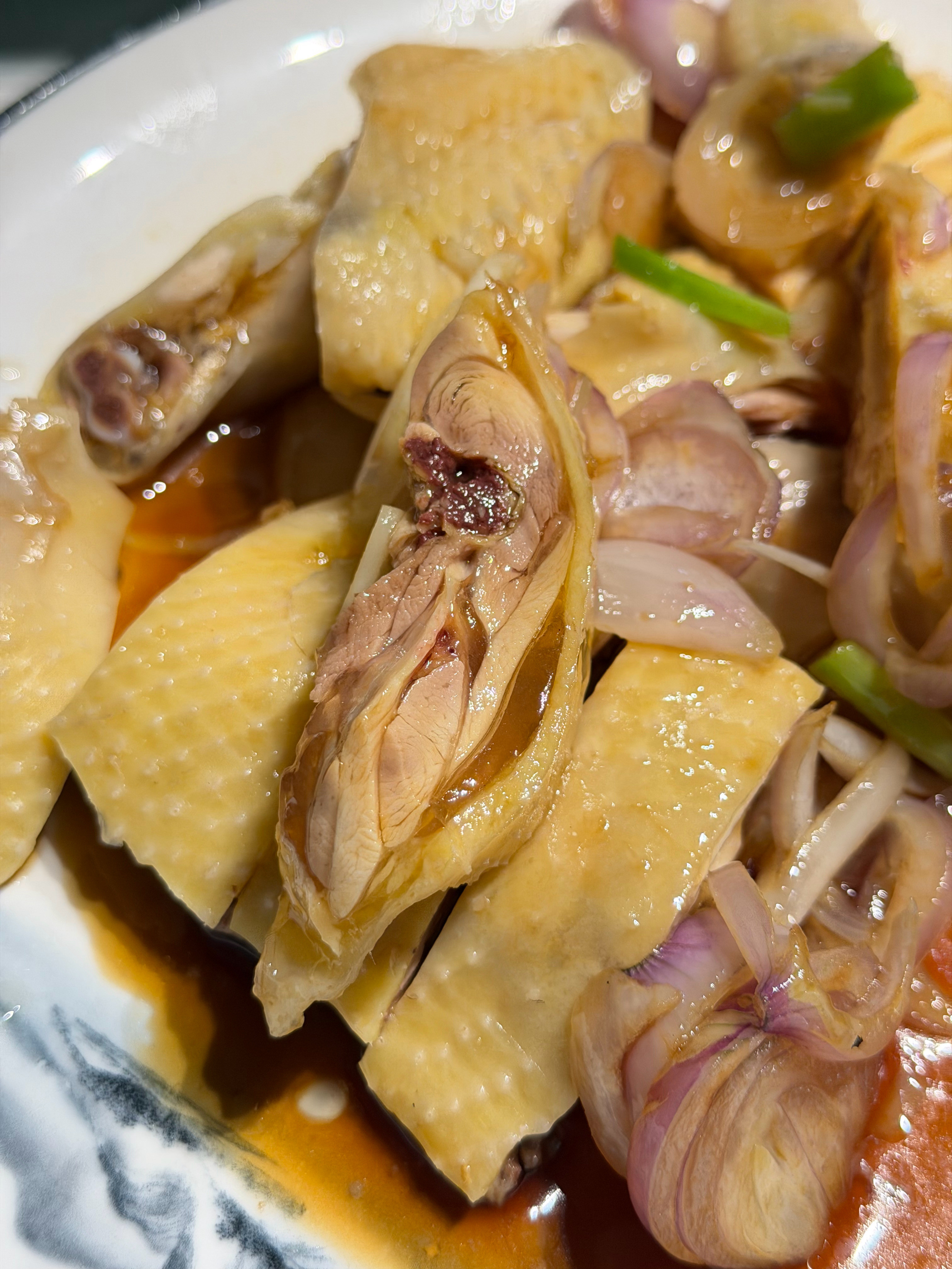 黄鳝煲仔饭是真神，葱油鸡里有鸡冻啫喱，广东老板开的店就是好吃啊苏州