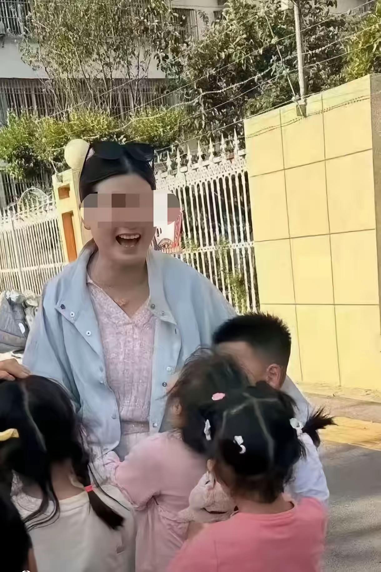 终于有照片了！​幼儿园热熔胶事件，​我最担心的不是老师会不会判刑，而是担心等