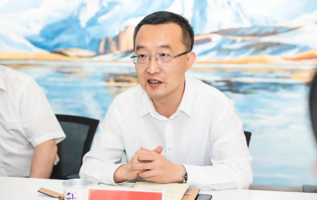 周末反腐重拳不断，两名在任县市“一把手”任上被查。分别是广西田东县委书记欧阳可爽