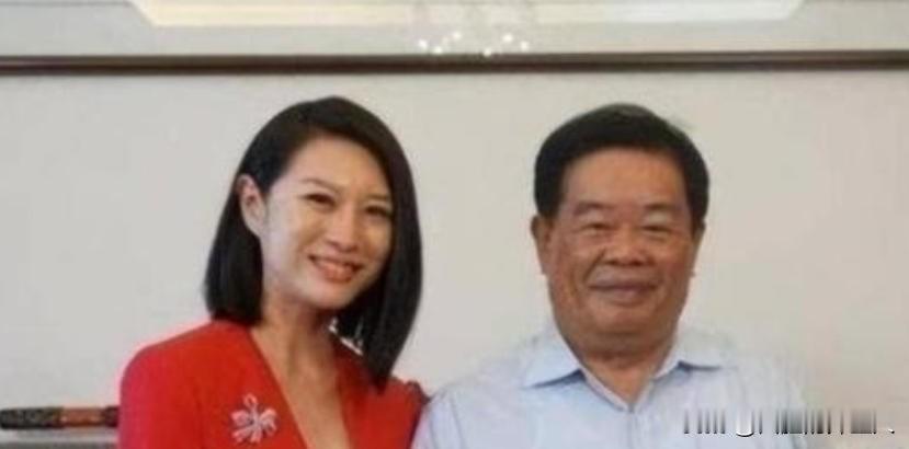 1990年，曹德旺给妻子陈凤英写信：“我爱上了别人，我要和你离婚，不过我会补偿你