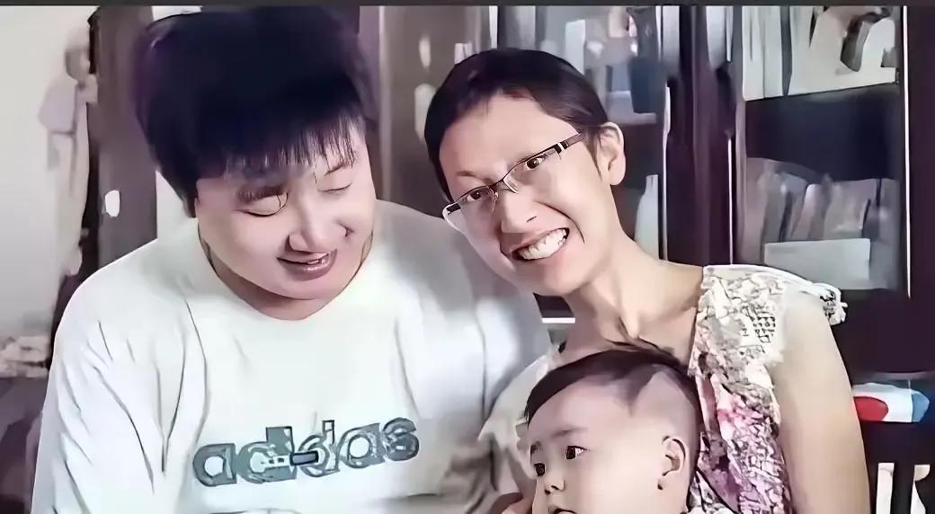 2015年，上海女博士怀孕2个月时，被查出癌症，丈夫劝她放弃孩子，她却说：“谁让
