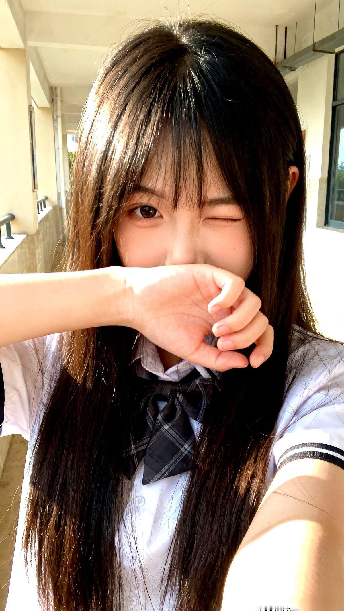 一个女人，在你面前要是永远得体、永远正确、永远礼貌周全。兄弟，你出局了。真的