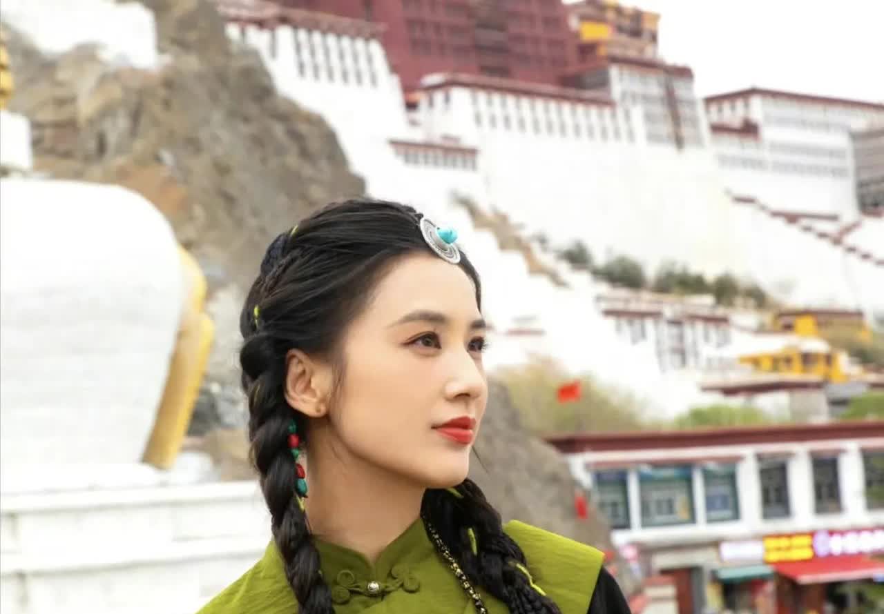 黄圣依在节目上对前婆婆的评价很高，毕竟她婆婆的情商确实是万里挑一的，比如婆婆妈妈