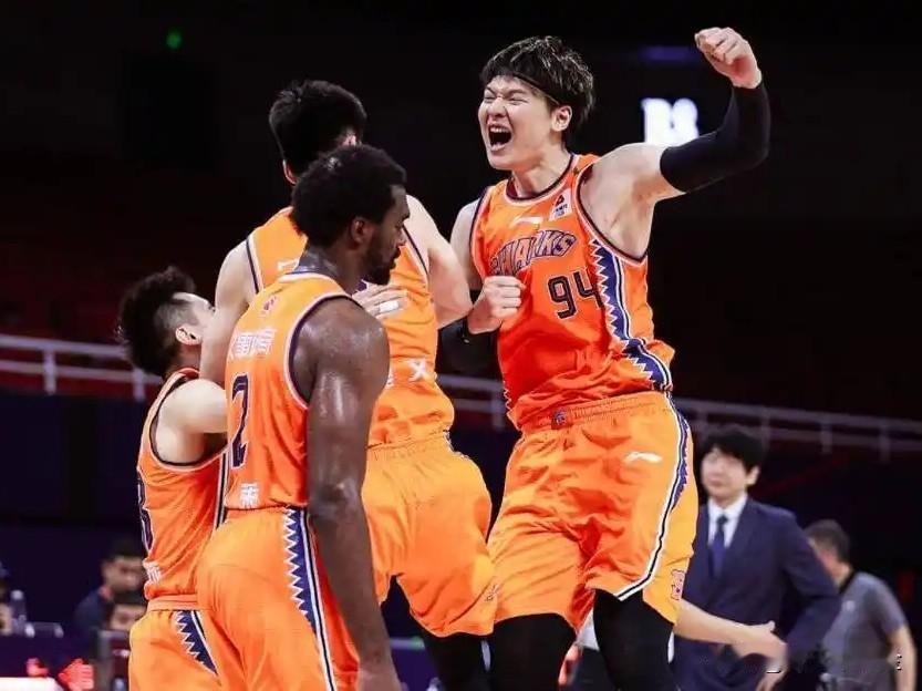 2月9日：半场59分屠杀·震撼值：⭐⭐⭐·事件：上海半场狂轰61分（刘