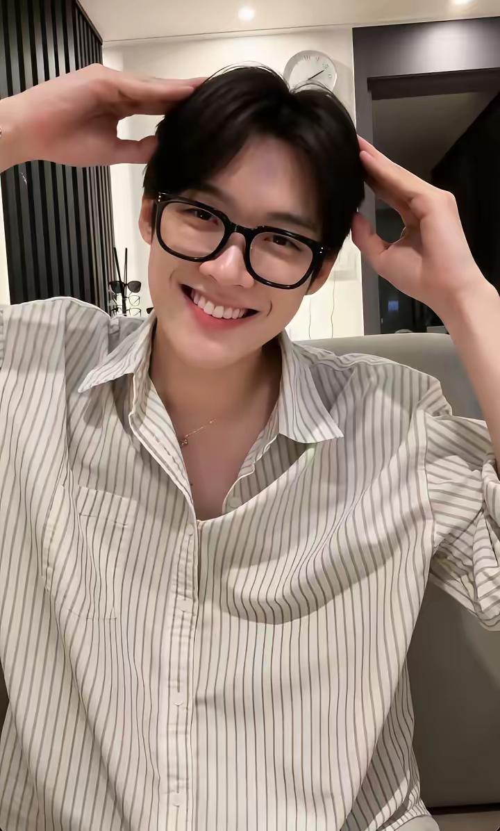 🐈‍⬛此男就这样一直散发魅力！！！！！韩系帅哥甜系男友欧巴