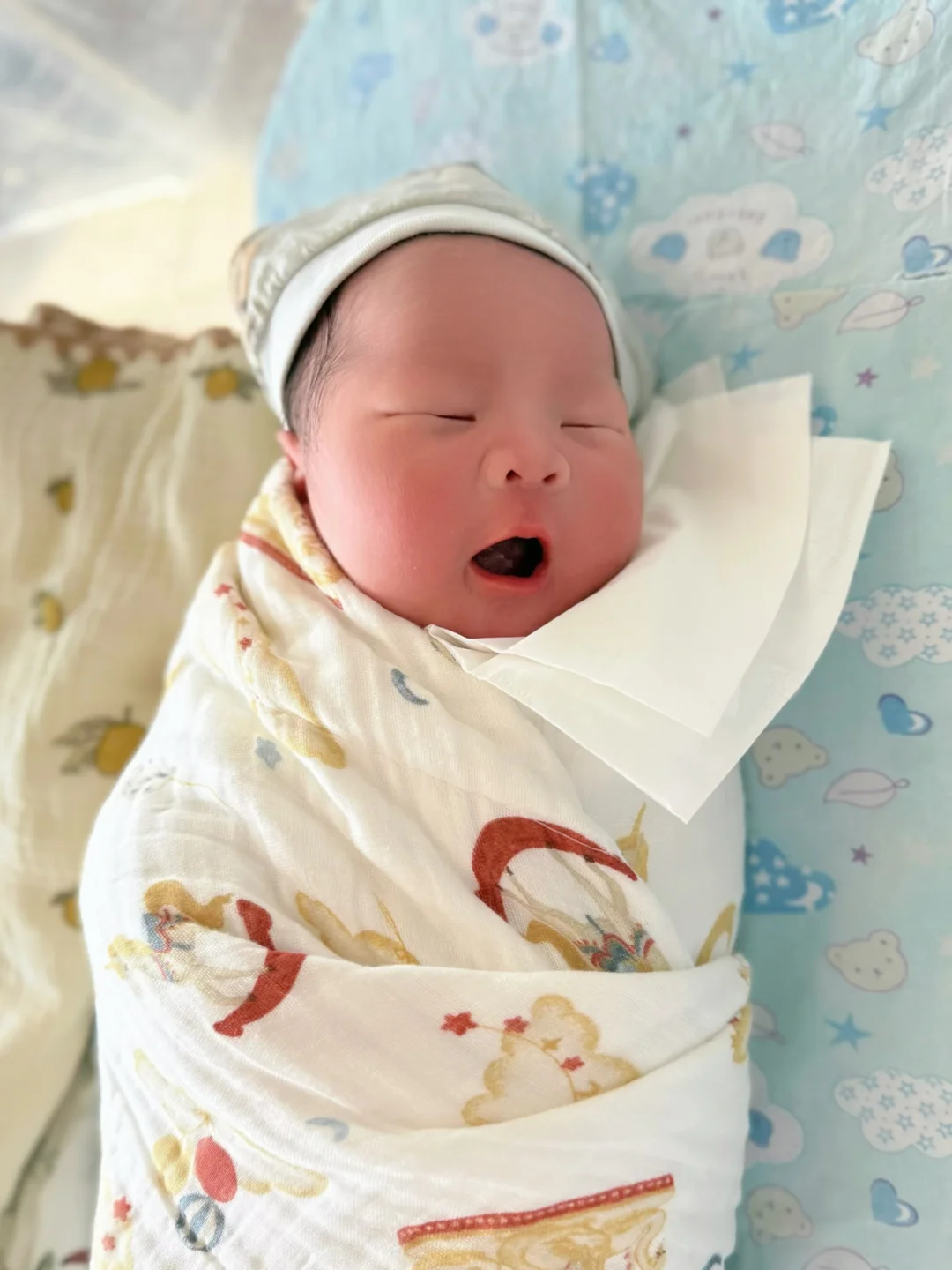 婴儿自主入睡的特征，快来看看👀