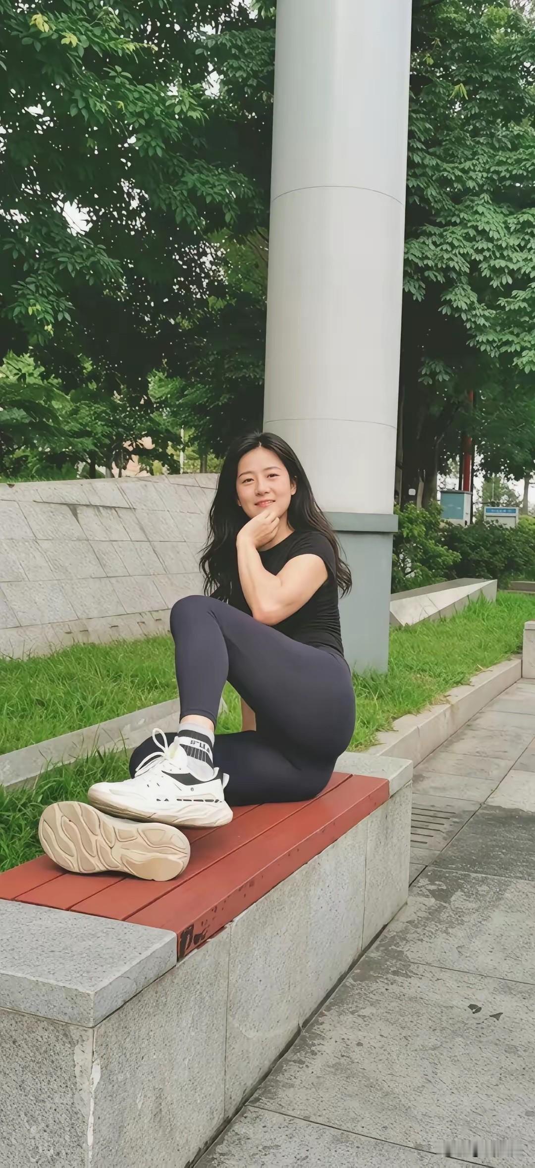 “别睡太晚，别爱太满，别想太多”，这就是我想对自己说的话。一路走来，行囊里装满酸