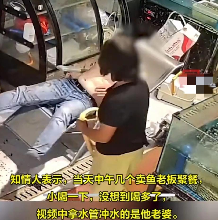 9月29日，河南信阳。4个卖鱼的老板聚在一起，打算喝点小酒，边喝边聊。喝了一瓶，