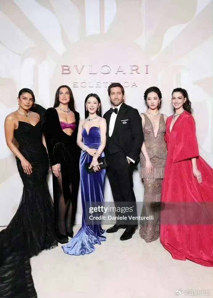 刘亦菲都被挤到一边了有网友说这个活动刘亦菲都被挤到一边了，你怎么看，不过不管刘亦