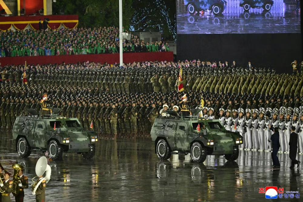 哇！来一组朝鲜阅兵大掠影！你们见过韩国阅兵吗？不知道，韩国人看了朝鲜大阅兵会