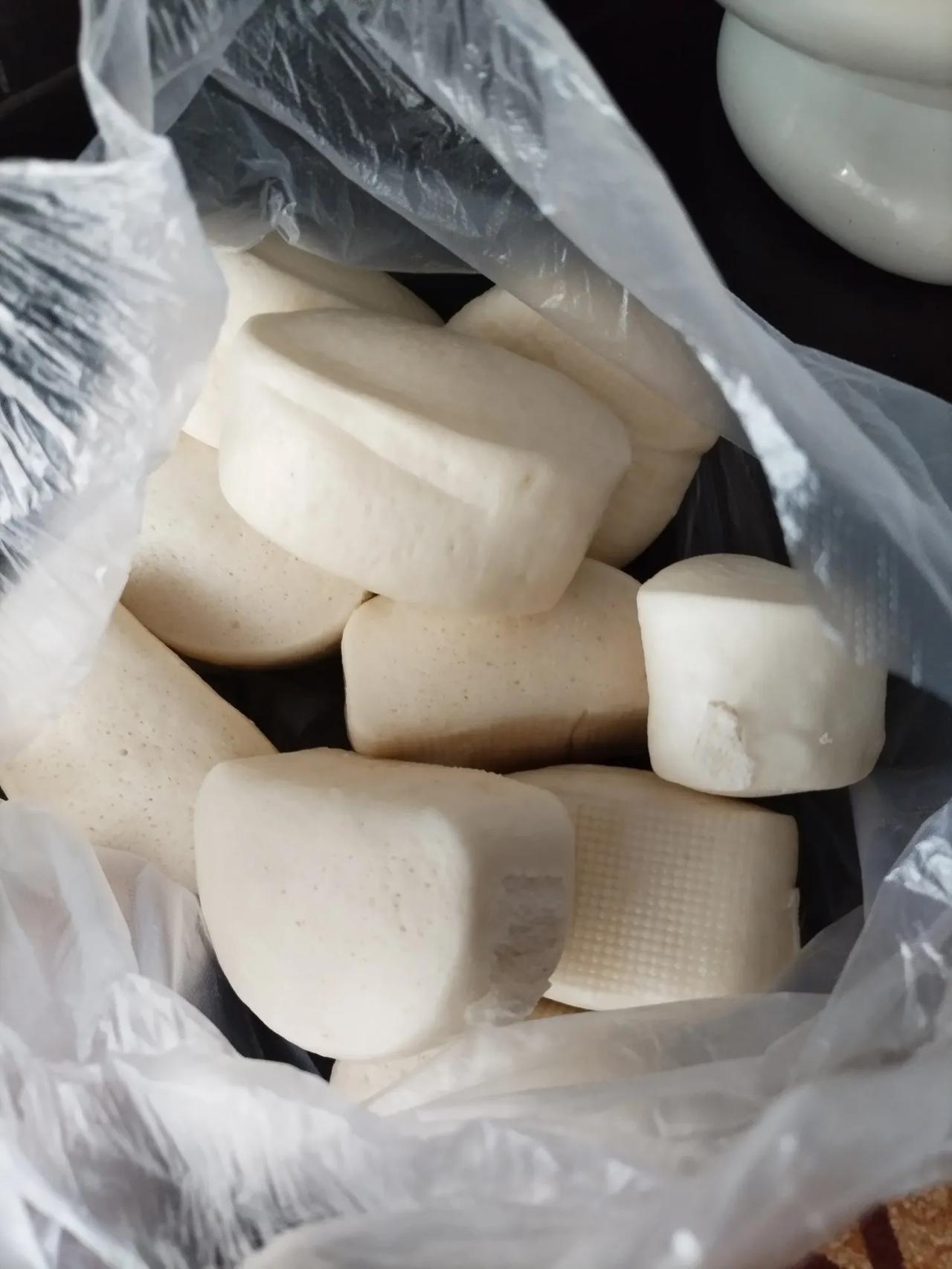 我现在有点委屈，这一天天的省吃俭用的图个啥？今天上午和老伴到北陵去玩儿。