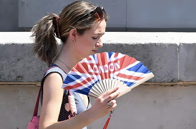气温逼近40摄氏度，英国官员却要求民众拆掉空调？近日，英国《每日电讯报》报道了一