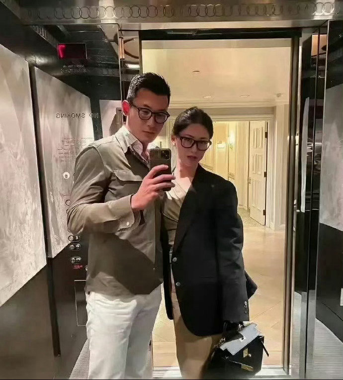 第一次见朱珠的老公，不得不说，长得真帅啊，很配朱珠了