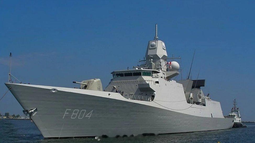台海局势菲律宾媒体报道称，一架中国军用直升机昨天（5月22日）曾抵近在南海航行