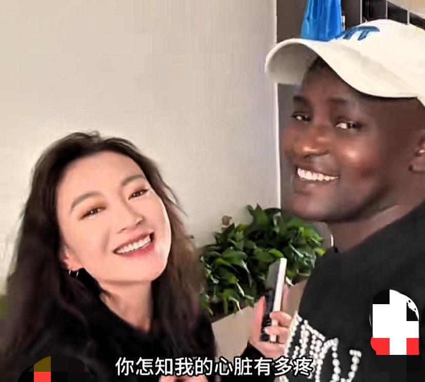 现在刮的是黑旋风吗？把中国女孩搞的神魂颠倒，见着非洲男孩一点抵抗力都没了？非洲人