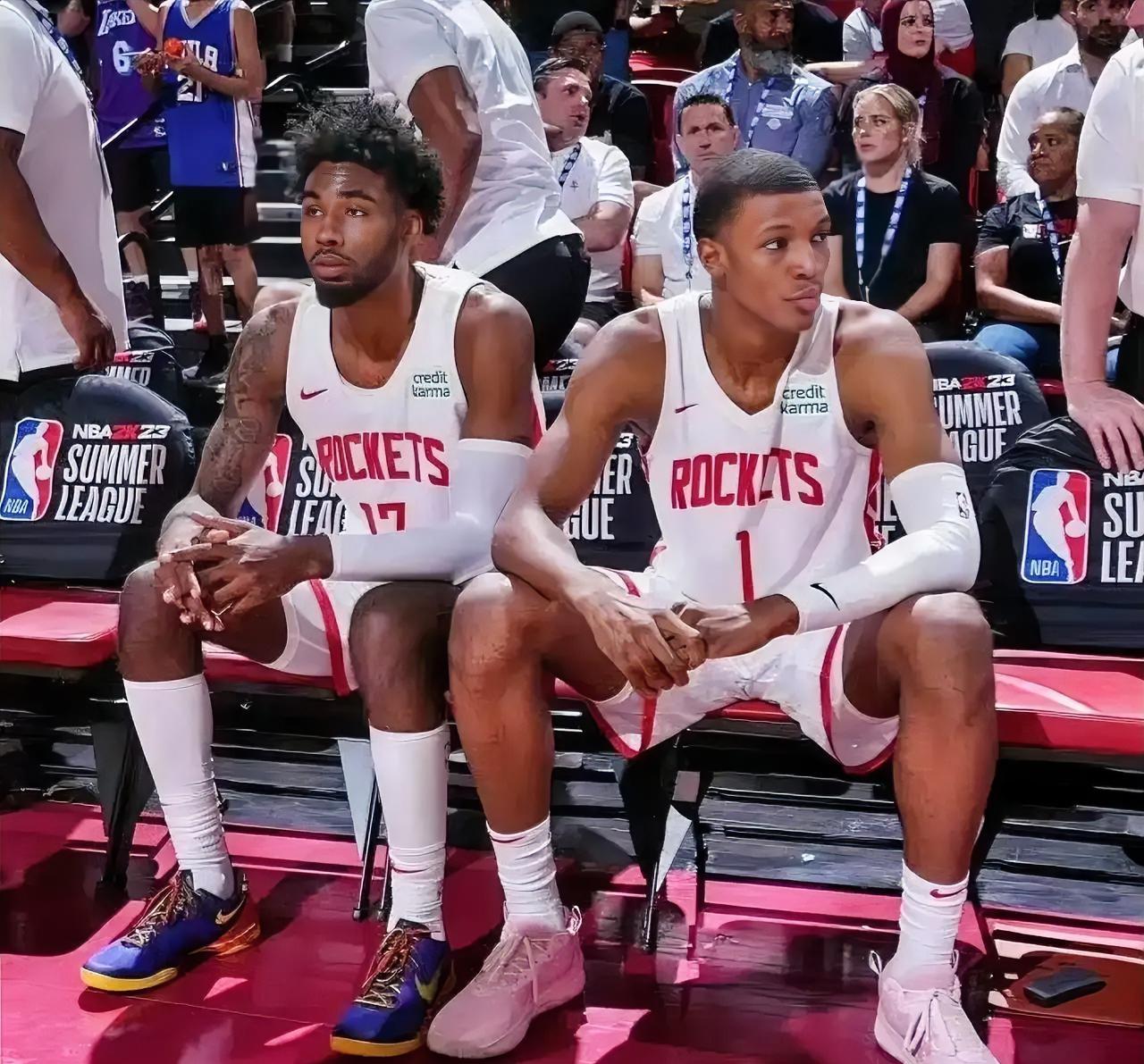 不吹不黑，今日伊森和史密斯比赛数据对比！！！史密斯：本场出战32分钟，投篮