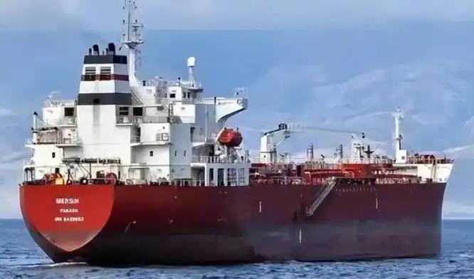 突发！装满原油的土耳其油轮被炸，船上装有100万桶原油，按照现在原油价格，这