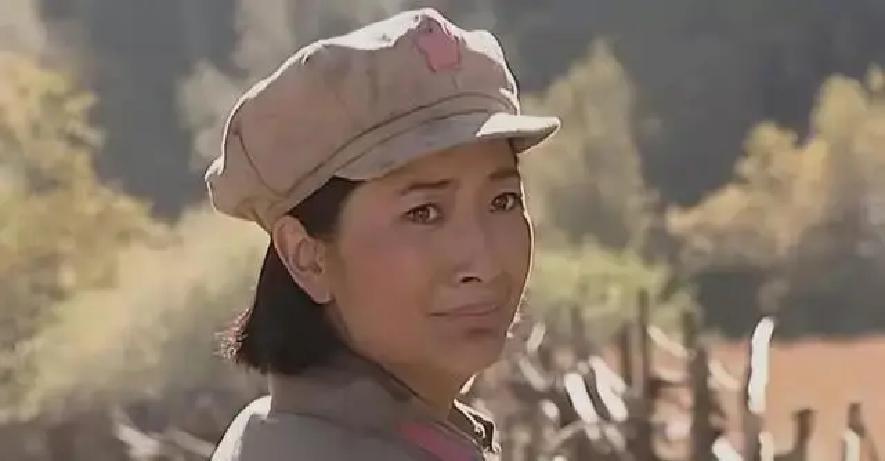 贺子珍：润之，快救救我弟弟吧！毛主席：敏仁怎么了？贺子珍：他饿得实在是不行了，私自拿了喇嘛庙里的百十