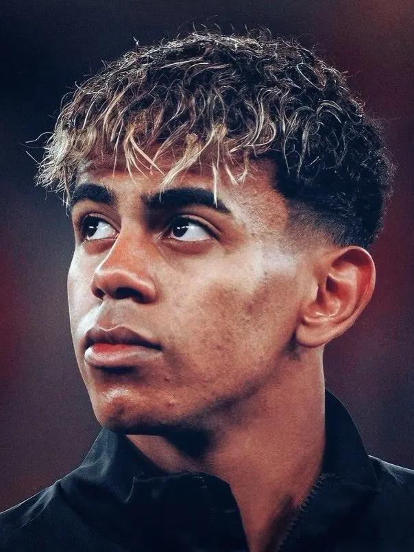 欧洲转会新闻播报！★漫天飞舞的大锅！西班牙足协与巴萨就亚马尔的伤病情况出现了