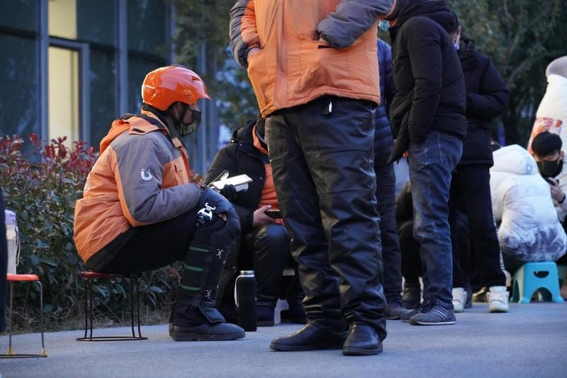 职场最扎心的从来不是辛苦，是你拼尽全力，却连一个“被看见”的机会都得不到。我