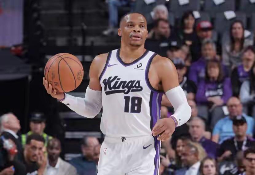 威少郁闷，自己保持的那些最拿得出手的三双纪录，正眼看着被约G7在逐个击破。本