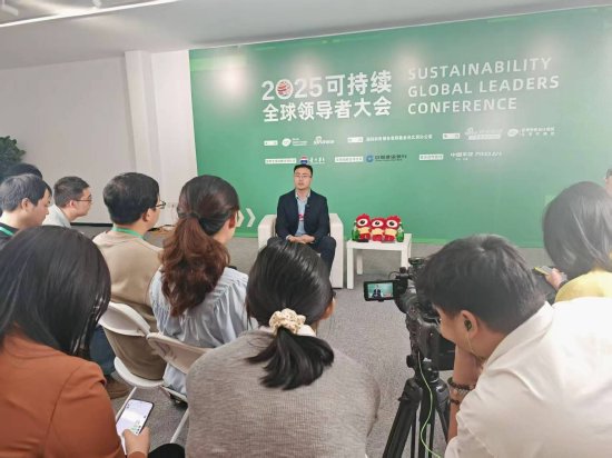 对话智元机器人合伙人王闯: 人形机器人会比汽车产业还要大, 不会被一两家企业垄断