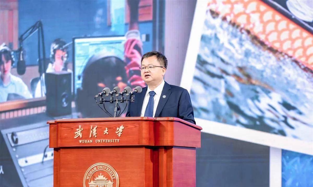 武汉区号027，市民热线02712345这个校长到底是不是日本人？看到樱花，