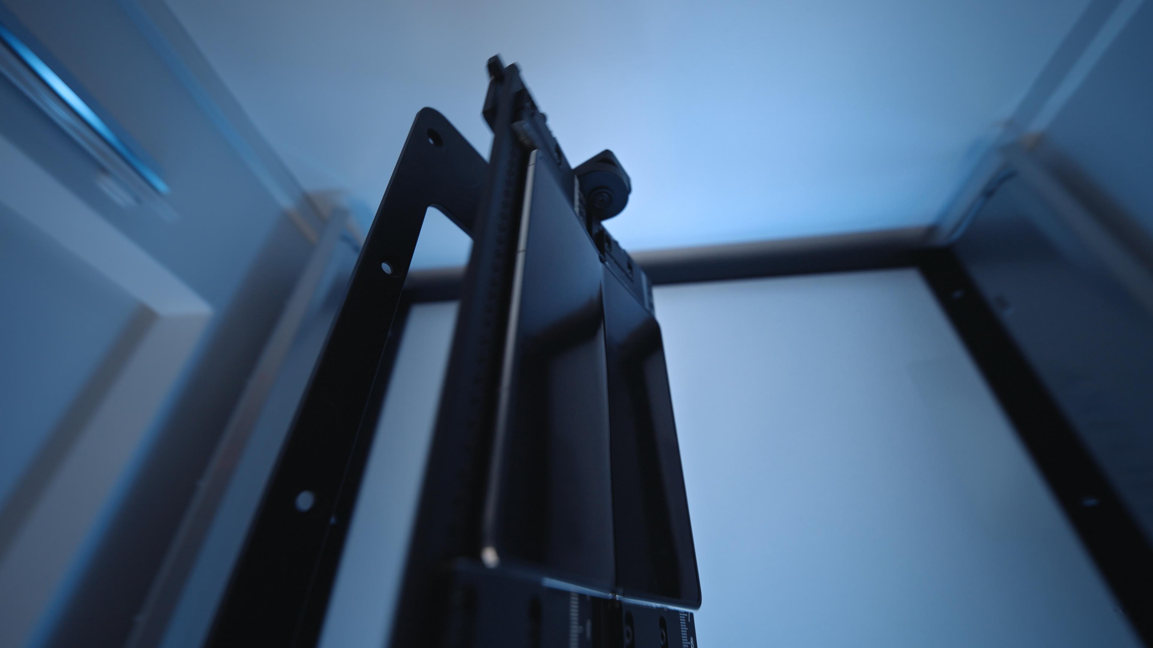 我一开始也怀疑折叠屏的耐用性，但MateX7发布会上那一系列测试，直接让我