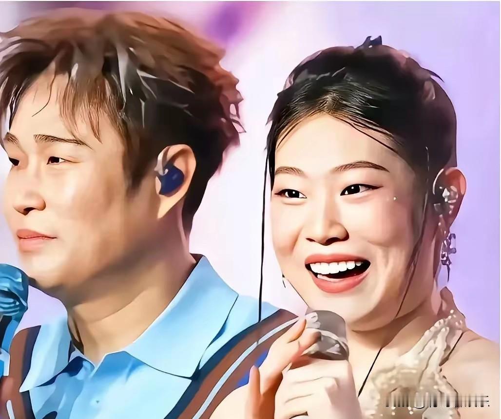 沈佳润刚出道就翻车砸了五百万送女儿去韩国出道，回国首秀就跑调上热搜，这小沈阳