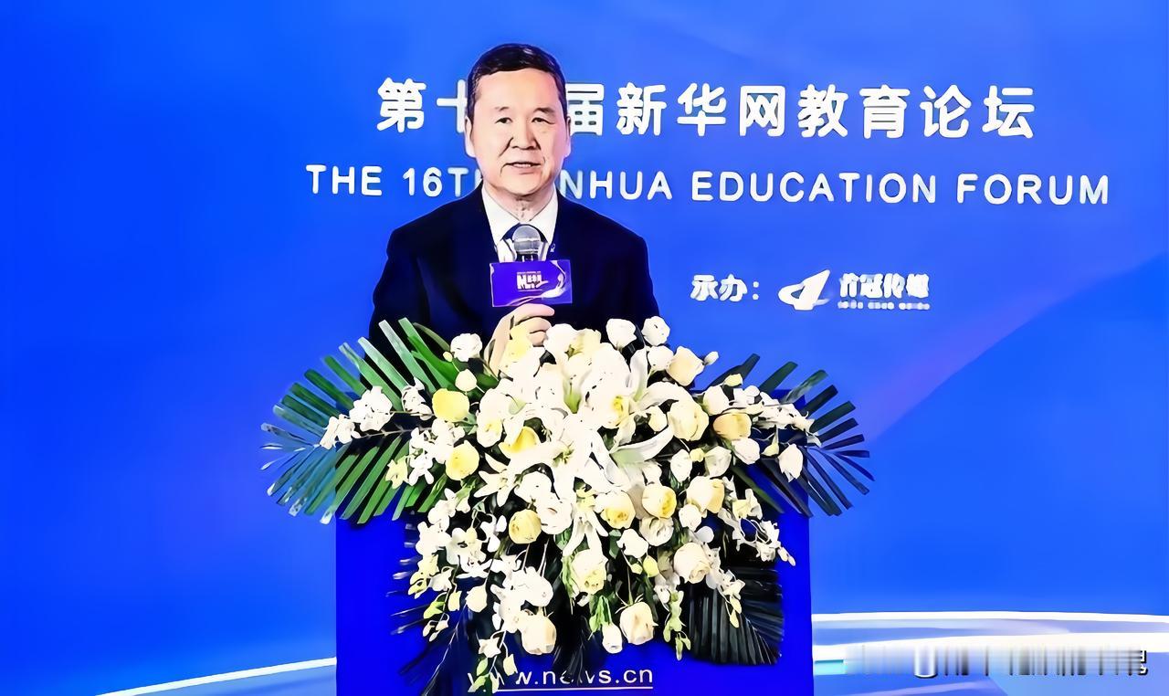 别再卷学历了！满街本科生聊闭环国家方向盘一打死磕实干国家这一巴掌，扇得真