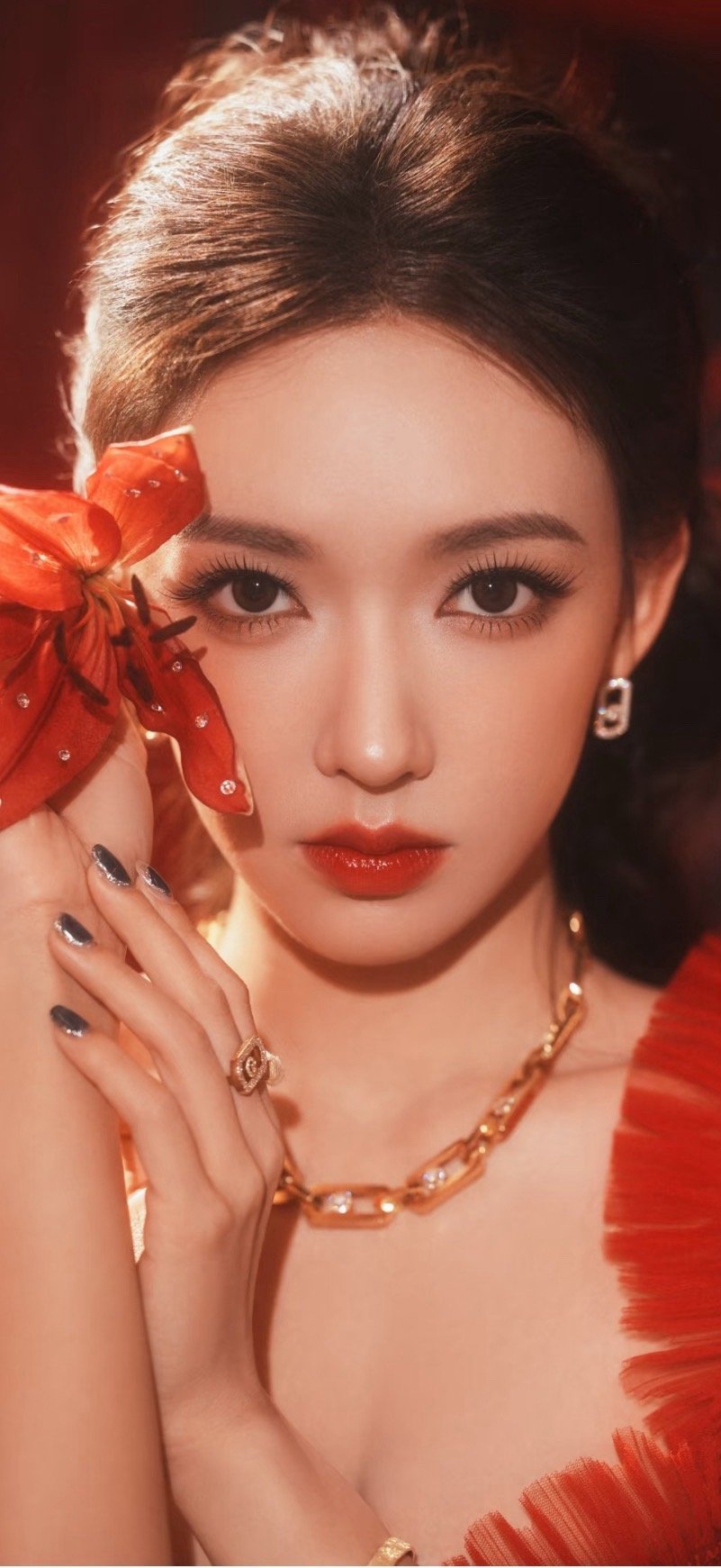 程潇展示贴画作品给到一个夯审美好的艺人能给人带来的不光是舒适，更是一种提升，太美