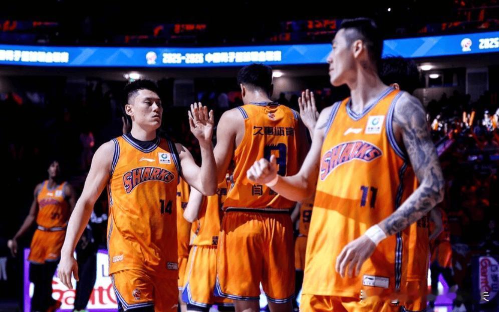 别看广东队能欺负欺负残阵辽宁，打不过上海和广厦，上海男篮战胜山西男篮收获九连胜，