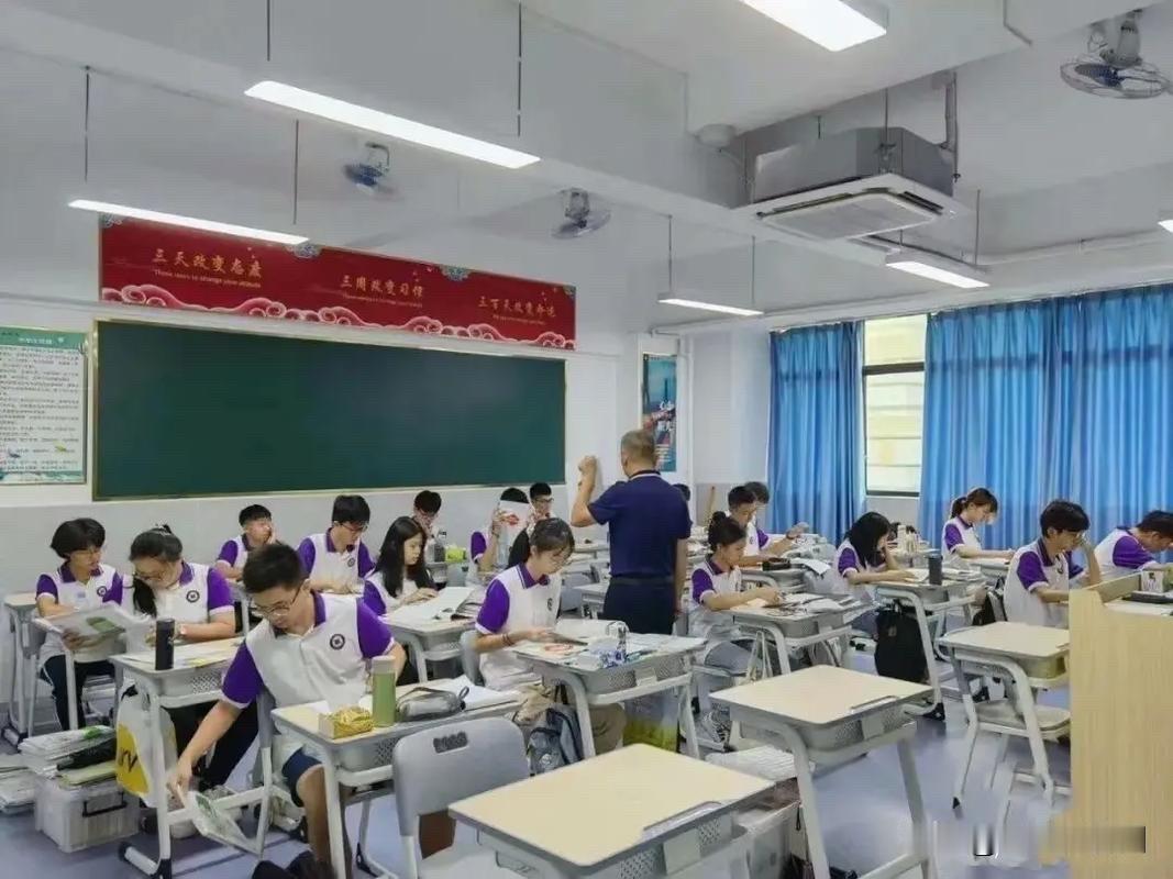 佛山某中学招聘老师，要说不是“萝卜岗”，那确实不太容易让人信服，得是多大的