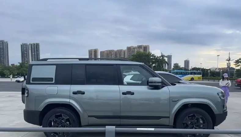 灰色方程豹钛7质感无敌了。带着天神之眼B也够用了。我还是猜九月份上市，官方说