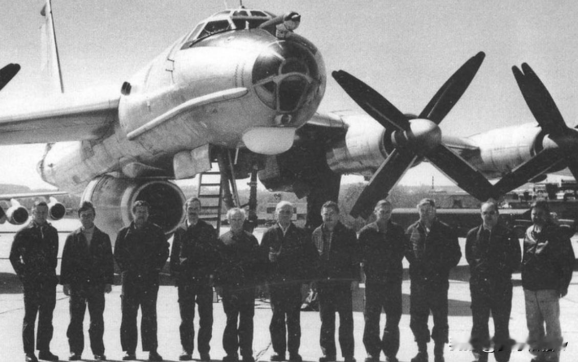 如果从图-95轰炸机1954年首飞算起，那么如今这种飞机的年龄已经超过70岁，而