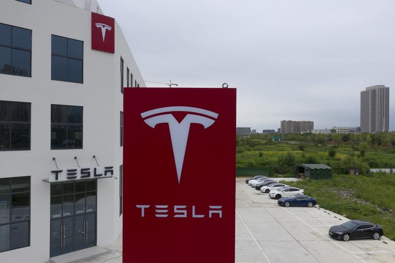 中国新能源汽车技术优势可太多了。在电池技术上，中国企业那是相当牛。比如宁德时代，