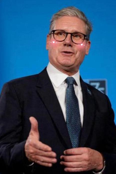 特朗普没料到，估计普京也没料到，英国首相居然面向全世界，说了一句“中国，是世界三