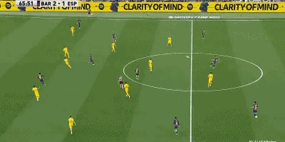 拉什福德真是太拉垮啦！这一波操作，简直就像巴洛特利灵魂附体了。面对单刀球，他