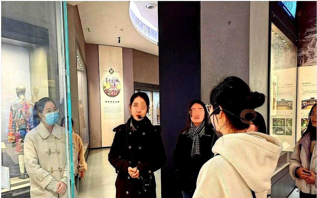 陕西咸阳，女子每月工资900元，还需要长时间站着，女子最终无法忍受，选择辞职，然