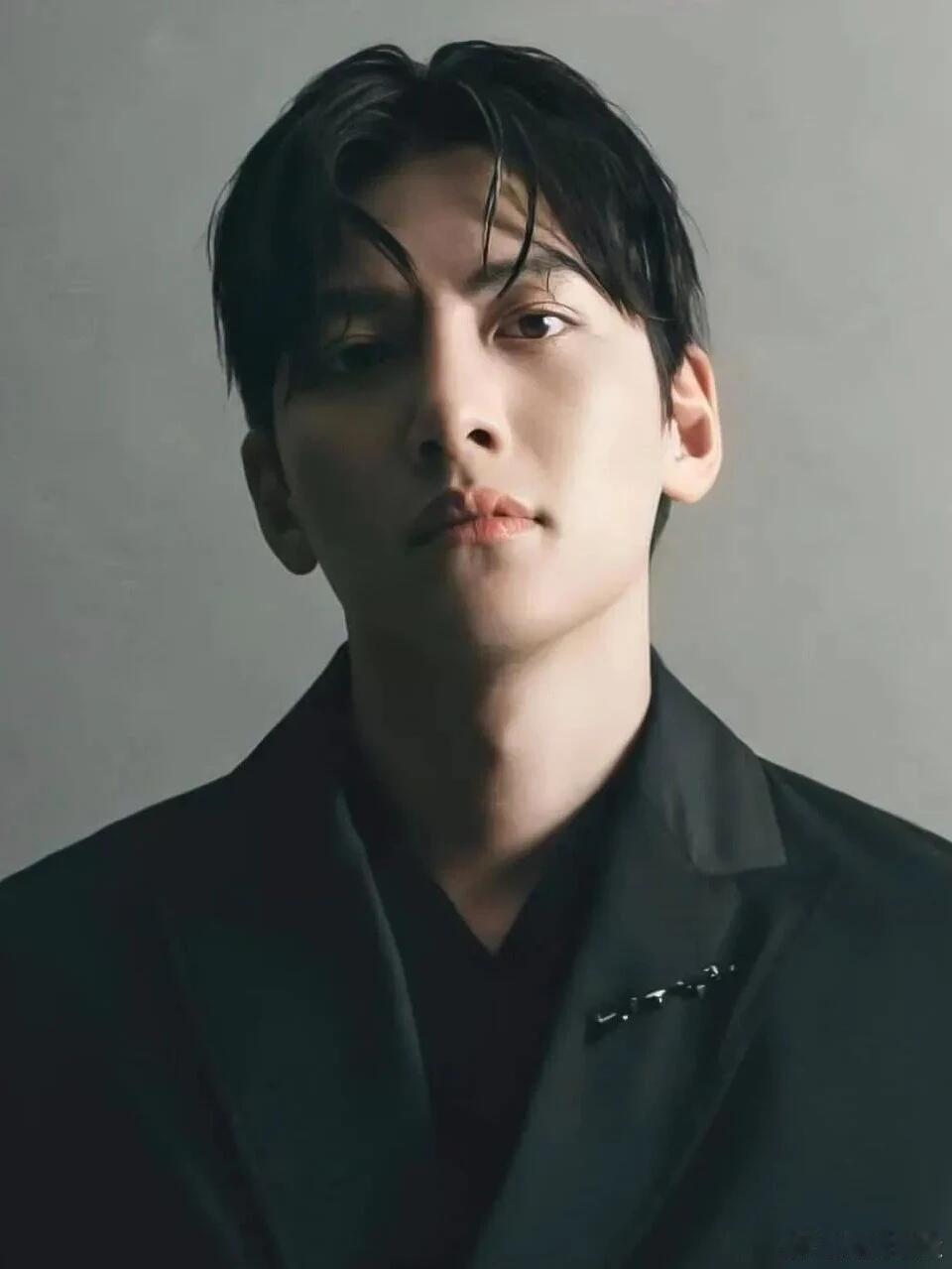 人人想嫁的破碎感男神，38岁被全网馋他身子最近，38岁的池昌旭靠《操控游戏》被全