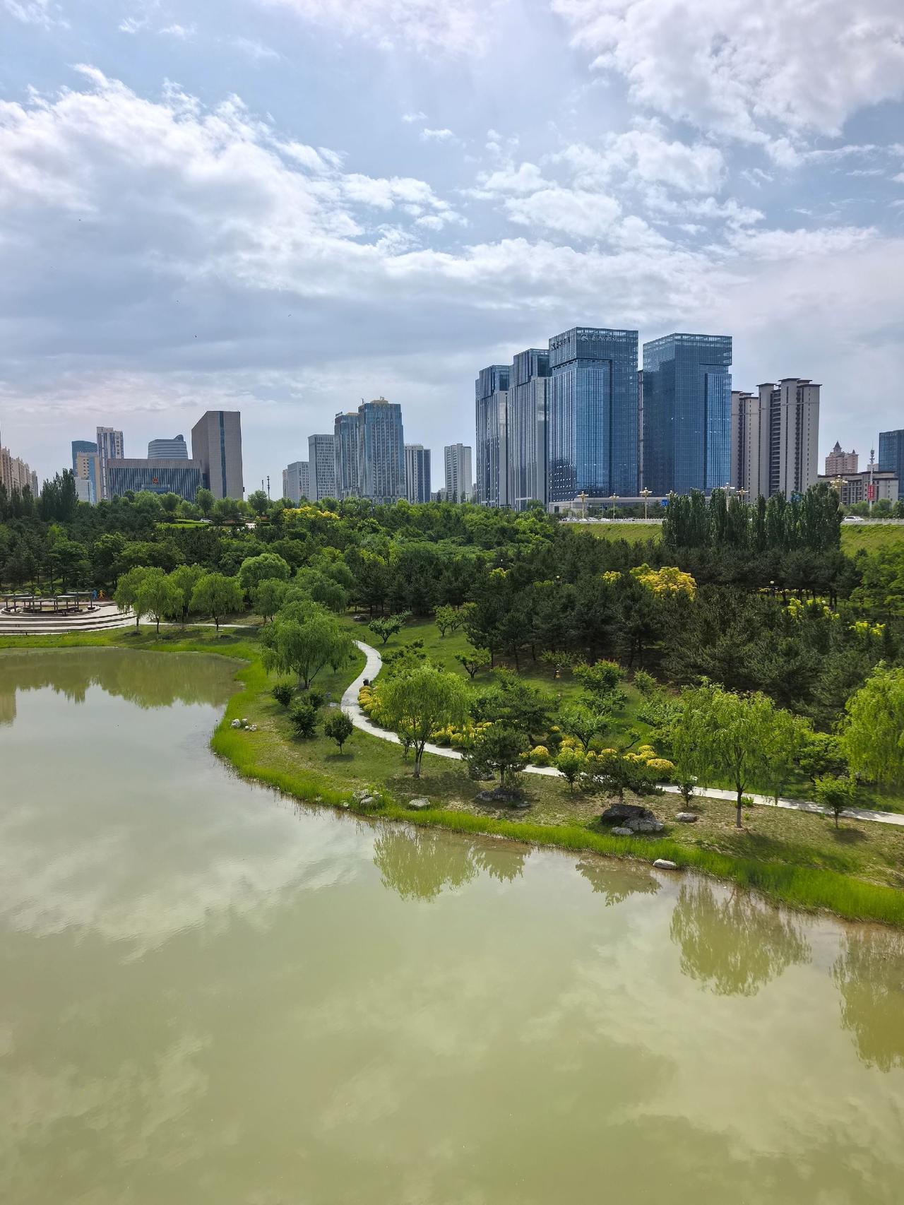 大同建的越来越好了，真是一座美丽的城市