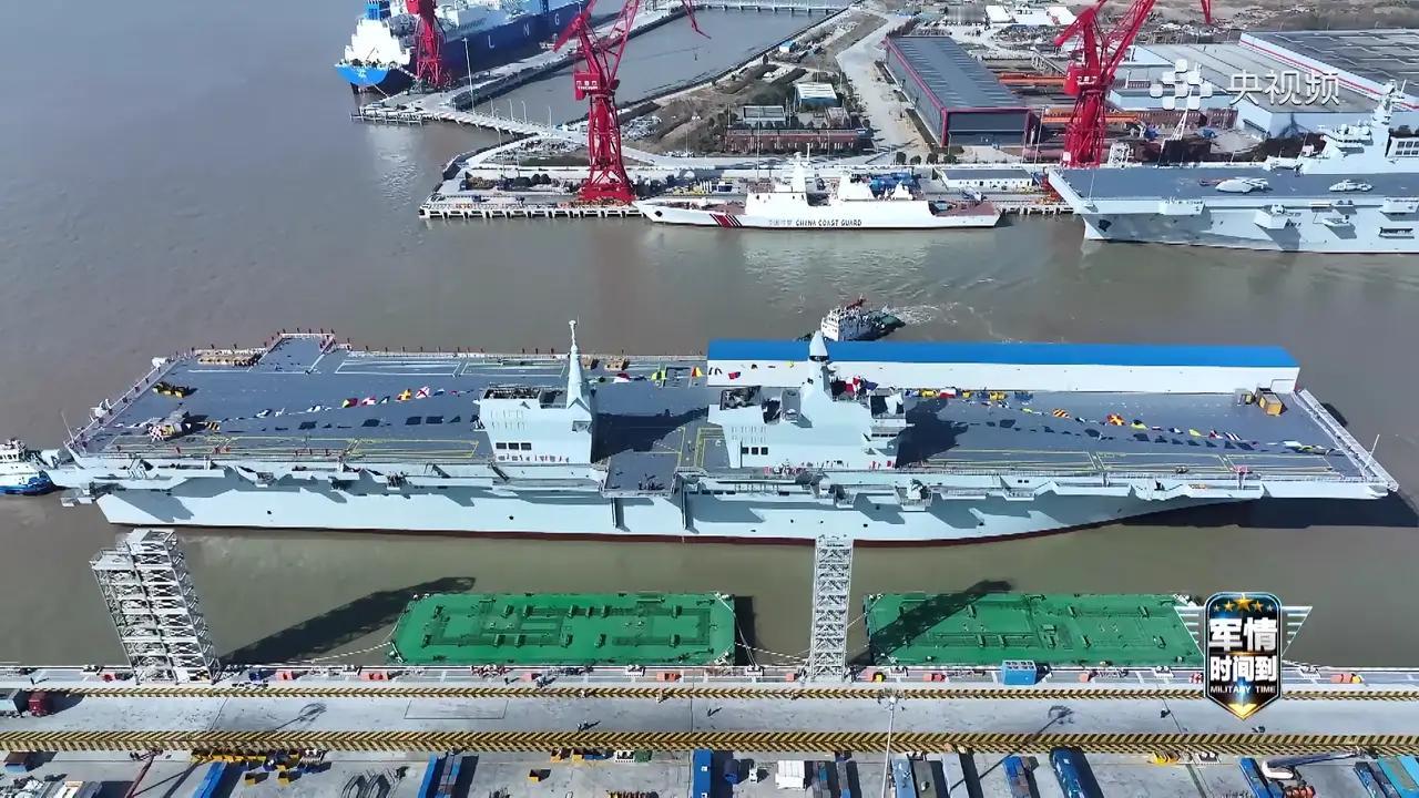 关于海军的好消息源源不断——福建舰刚完成试验，四川舰又来了！14日上午9时左右