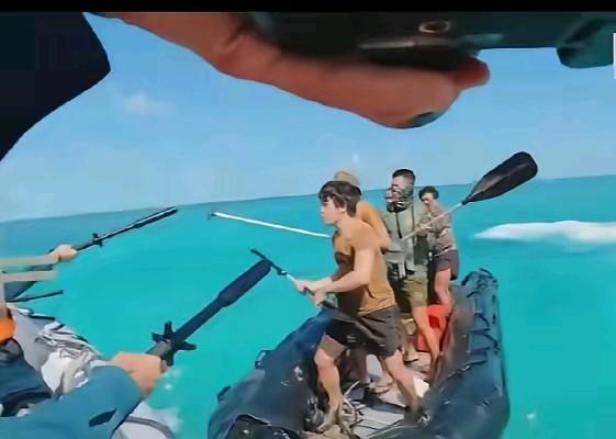 被我海警直接开了瓢的就是这个猴崽子，在这一次冲突，他非常嚣张，最积极，冲在最前面