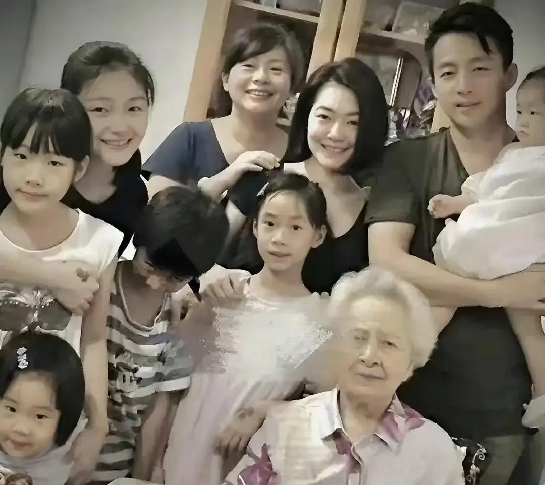 黄妈，劝你回头是岸！徐家明明是有妈妈，有姐姐，却让家里的二女儿承担所有，养全家